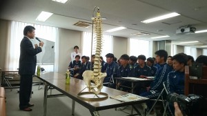 模型を使かって説明
